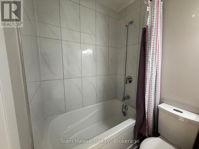 Photo du bâtiment - 521 Bay St