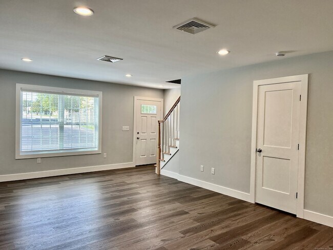 Foto del edificio - 479 Norwich Ave