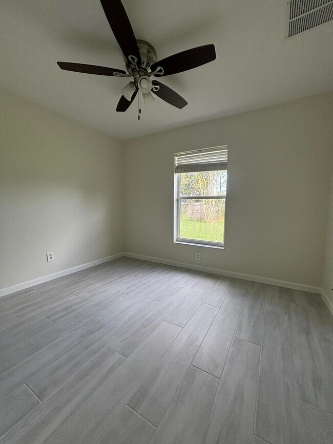 Foto del edificio - 2109 SE Trillo St