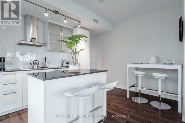 Photo du bâtiment - 12 York St