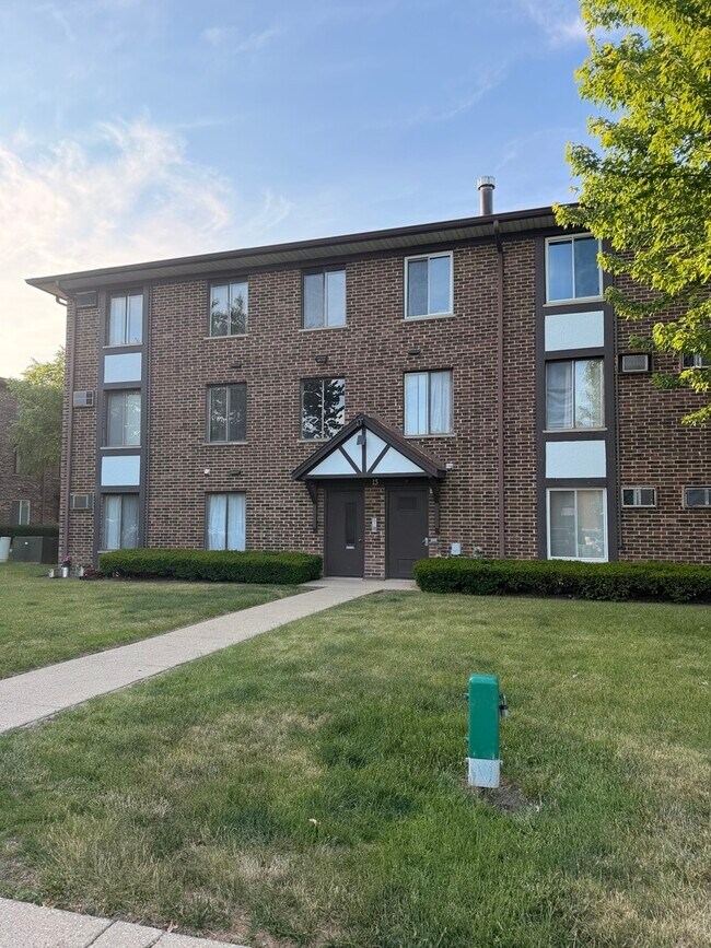 Foto del edificio - 13 Crestview Ln