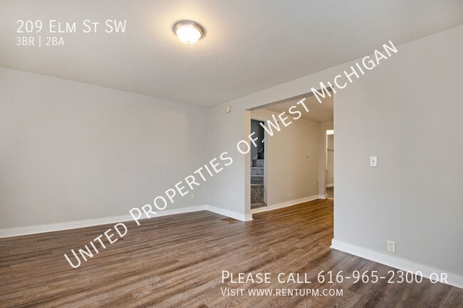 Building Photo - Available Now | 3 Bed, 2 Bath Home | Spaci...