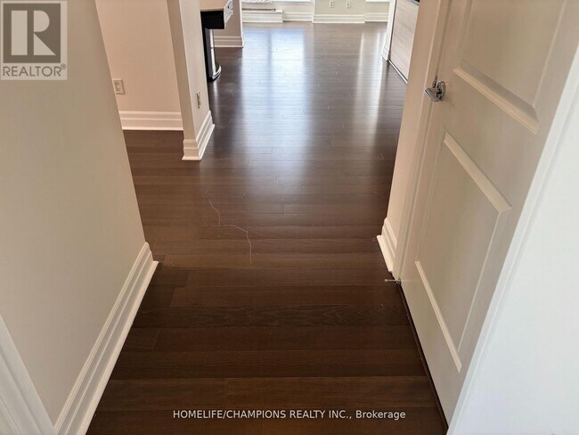 Photo du bâtiment - 8130 Birchmount Rd