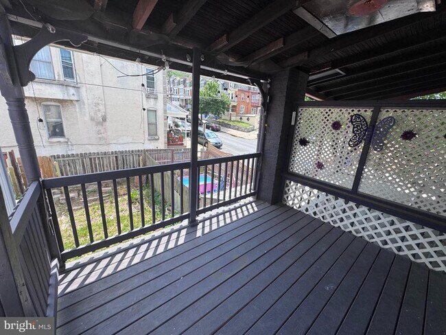 Building Photo - 403 N 12th St