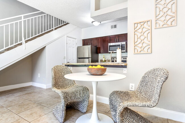 1 habitación, 1 baño - 970 pies cuadrados - Comedor - Waterford Park Apartment Homes