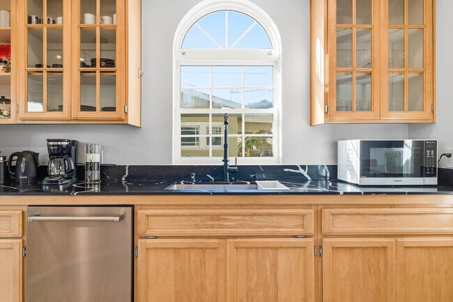Foto del edificio - 3407 N Mountain View Dr