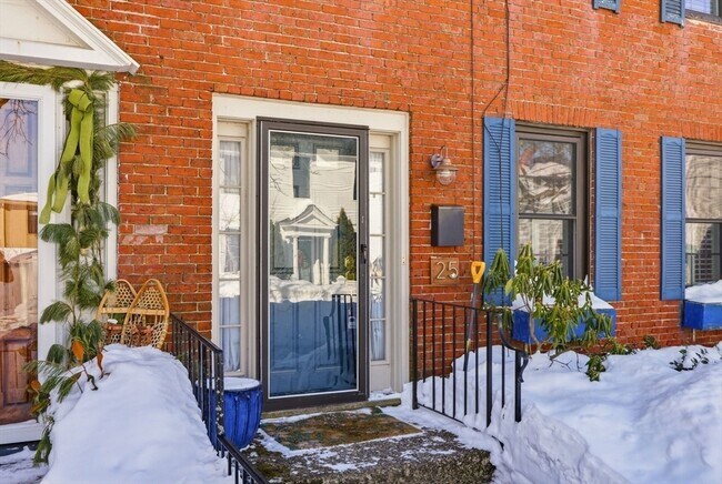 Building Photo - 25 Munroe St