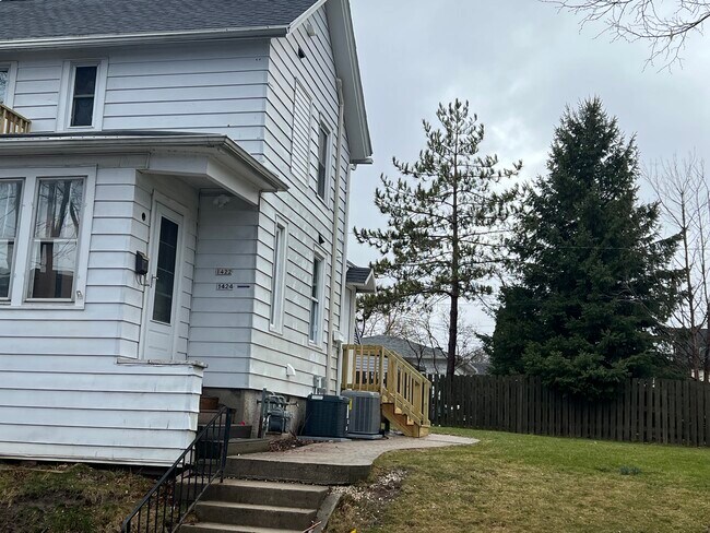 Building Photo - 1424 N 16th St