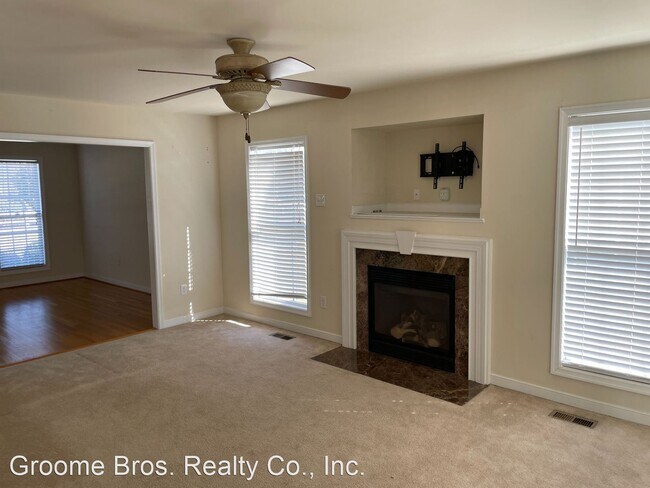 Building Photo - 4 br, 2.5 bath House - 2031 Mountain Rd