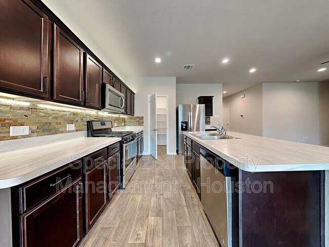 Foto del edificio - 20740 Central Concave Dr