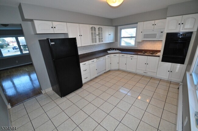 Foto del edificio - 23 Gleeson Dr