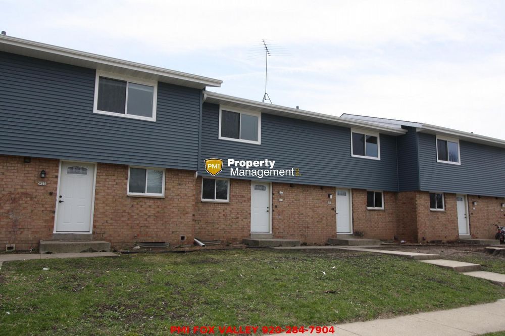 Primary Photo - 3 Bedroom Townhouse