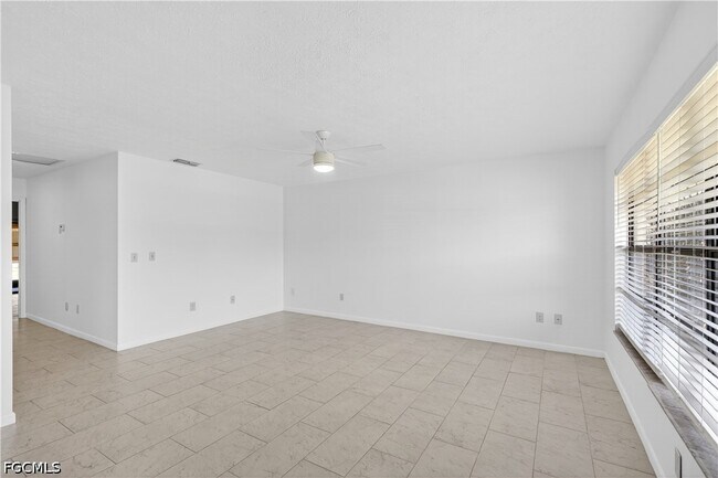 Foto del edificio - 3916 SE 11th Pl