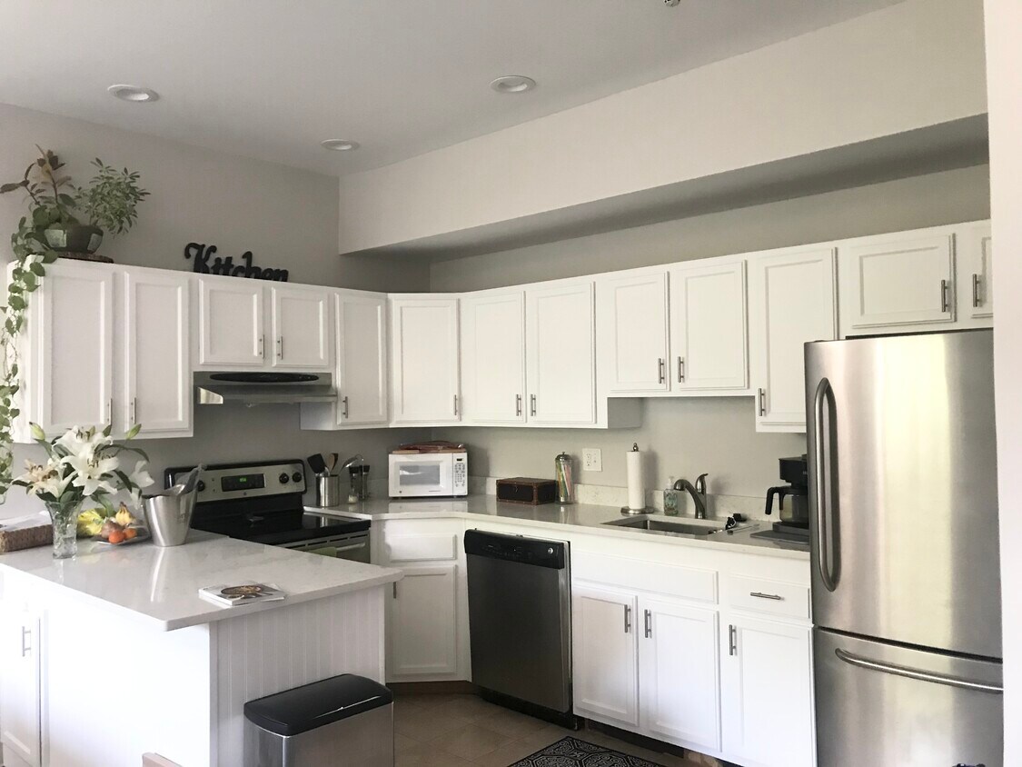 Newly renovated kitchen - 54 Forest St