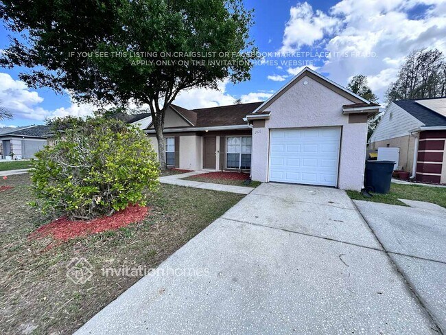 Building Photo - 2121 Redleaf Dr