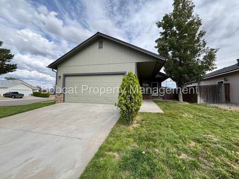 Primary Photo - 1001 Hillside Dr
