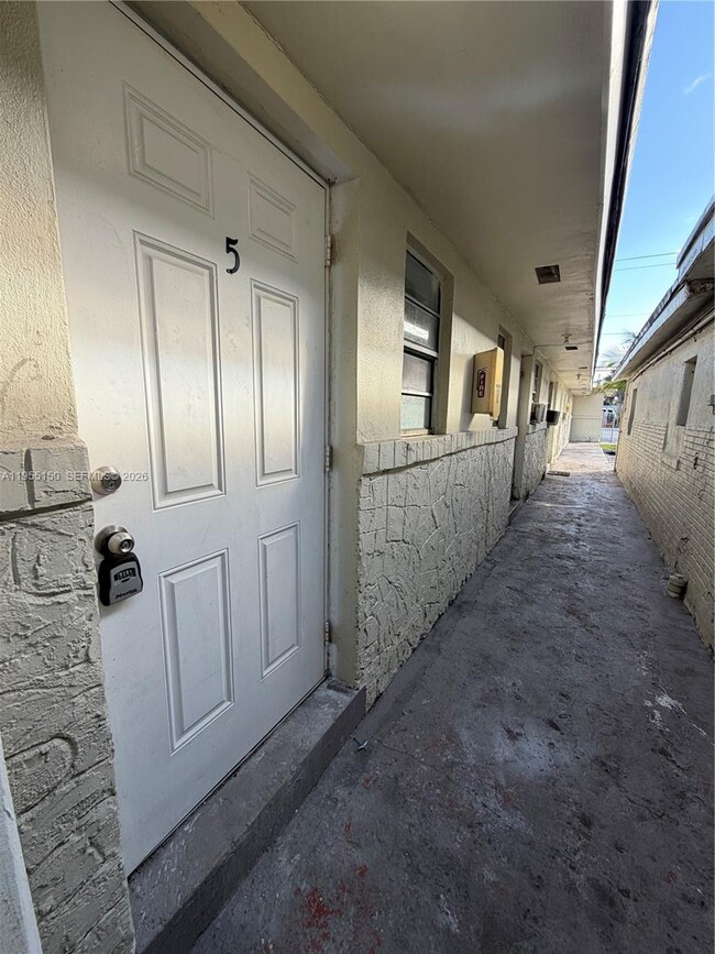 Building Photo - 2645 NW 21st Ave