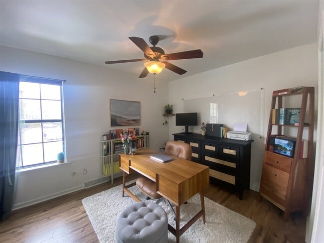 Building Photo - 1679 Hunter\'s Run Drive, Mount Pleasant, ...