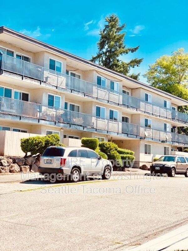 Building Photo - 7919 35th Ave SW