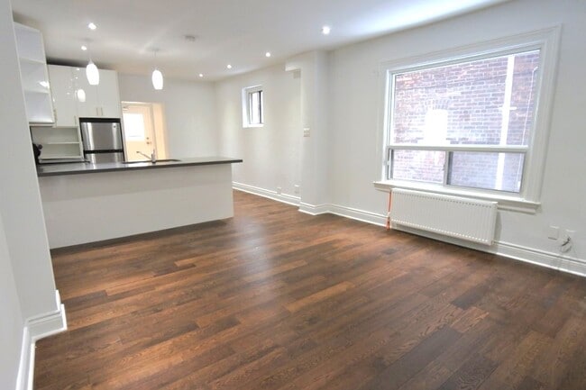 Building Photo - 22 Rusholme Park Crescent