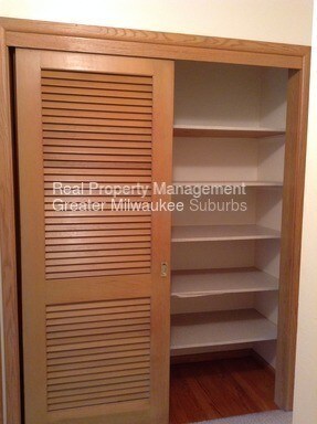 Building Photo - 5240 W Midland Dr