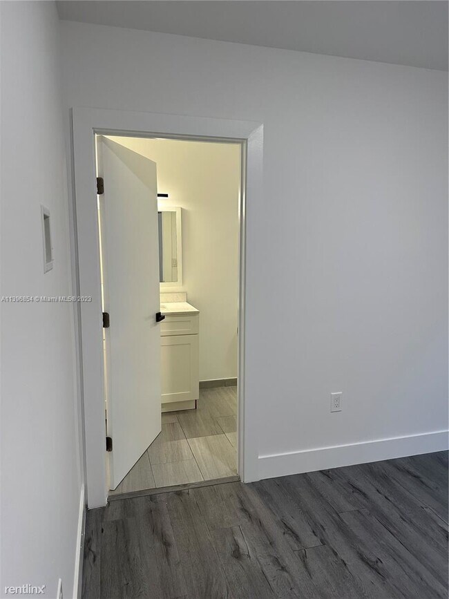 Foto del edificio - 3 br, 2 bath House - 224 NW 57th St