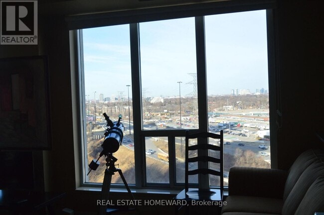 Building Photo - 2121 Lake Shore Blvd W