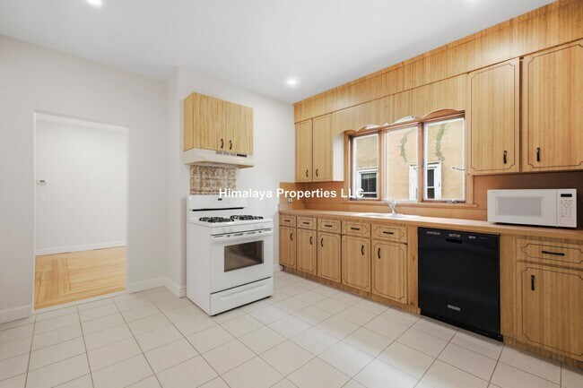 Building Photo - 111 Hillsdale Rd