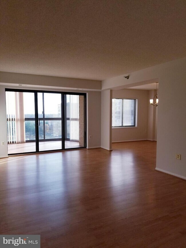 Foto del edificio - 3310 N Leisure World Blvd