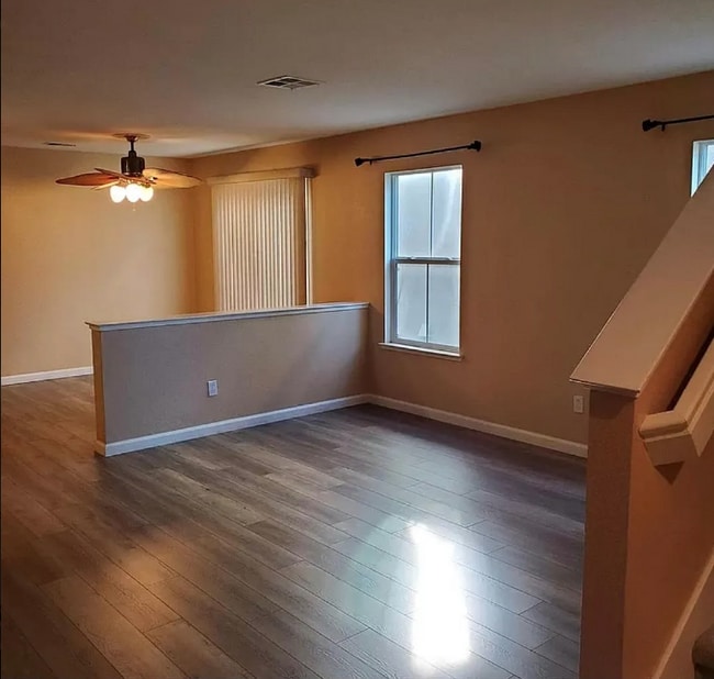 Building Photo - 3034 Roadrunner Dr