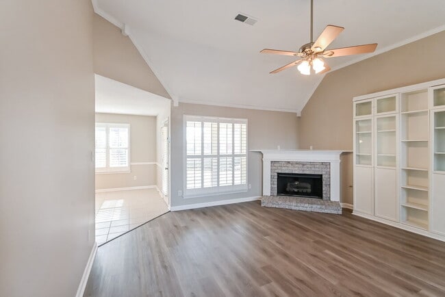 Building Photo - 5150 Bluff Springs Cove