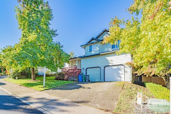 Building Photo - 1208 NE 94th Pl