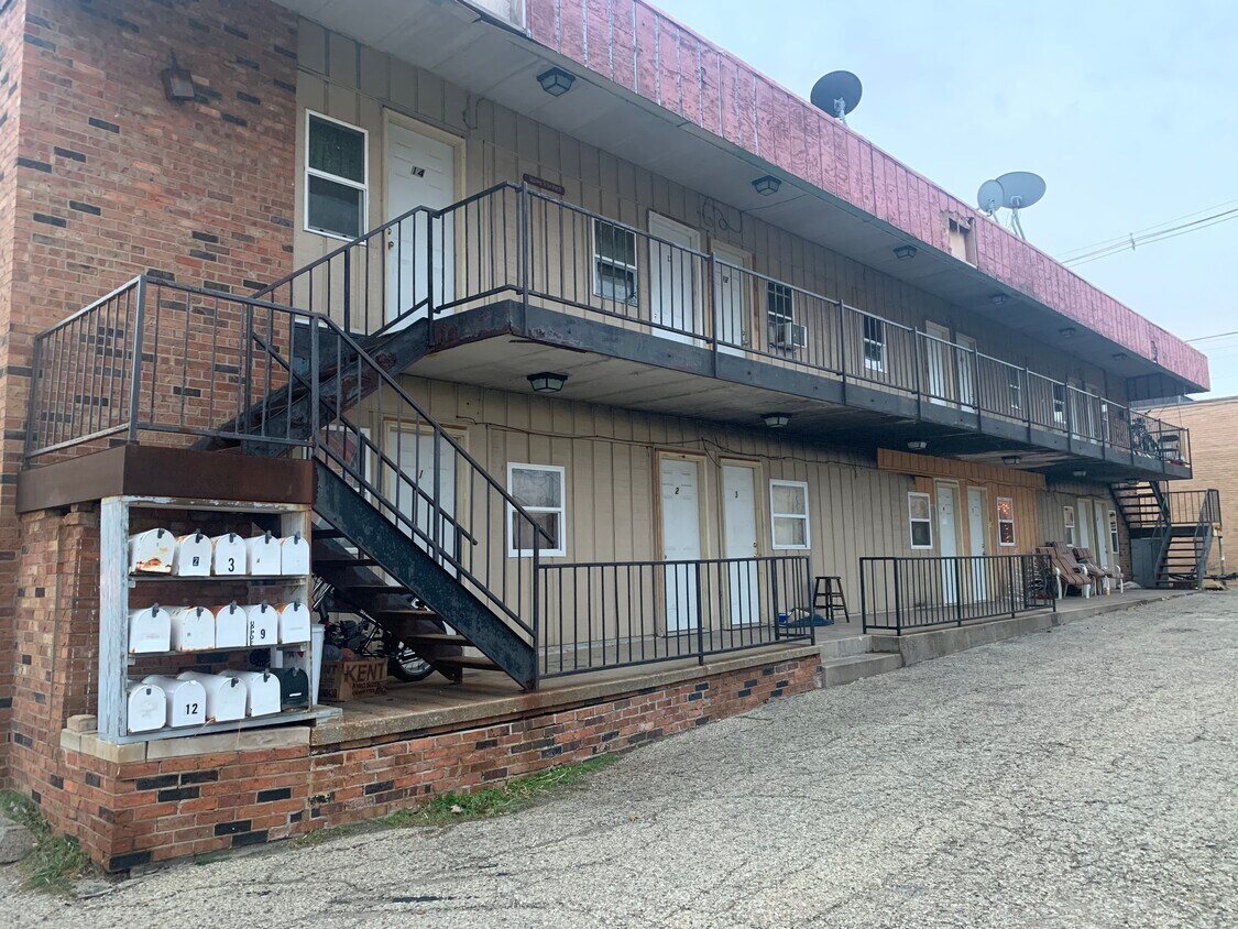 342 Ann Eliza St Unit 2, Pekin, IL 61554 Apartments in Pekin, IL