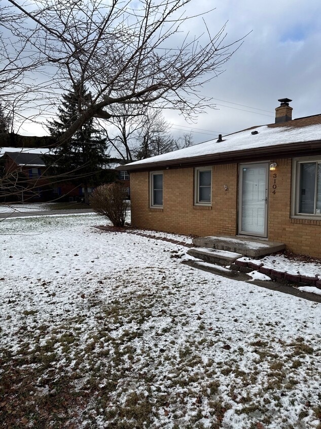 Foto principal - 3104 N Webster Ave