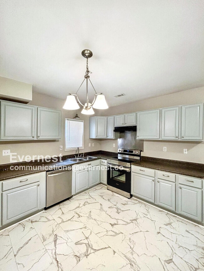 Building Photo - 3405 S St