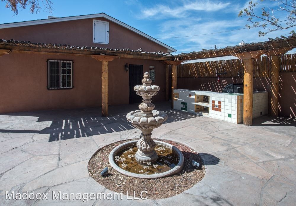 Foto principal - 2 br, 1 bath Apartment - 902 Edith Blvd NE