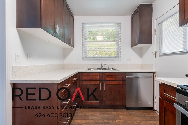 Foto del edificio - ~8 Weeks FREE~ Incredible Vintage Studio w...
