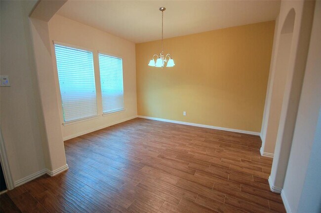 Building Photo - 1502 Lochstone Dr