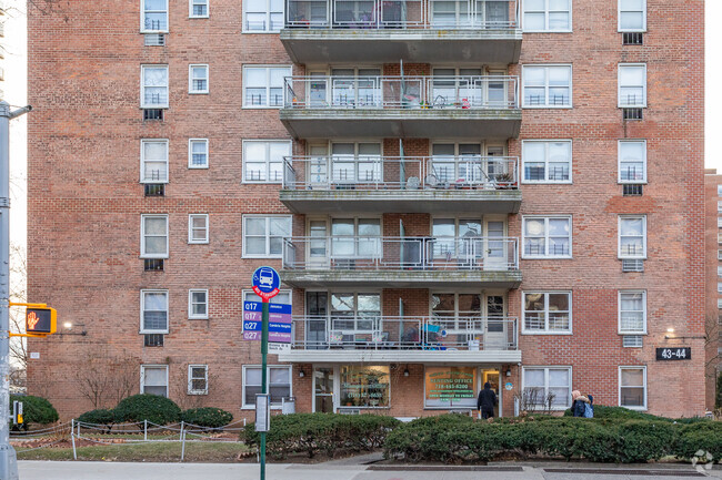 Building Photo - Harry and Jeanette Weinberg Apts.