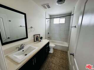 Foto del edificio - 601 W 84th St