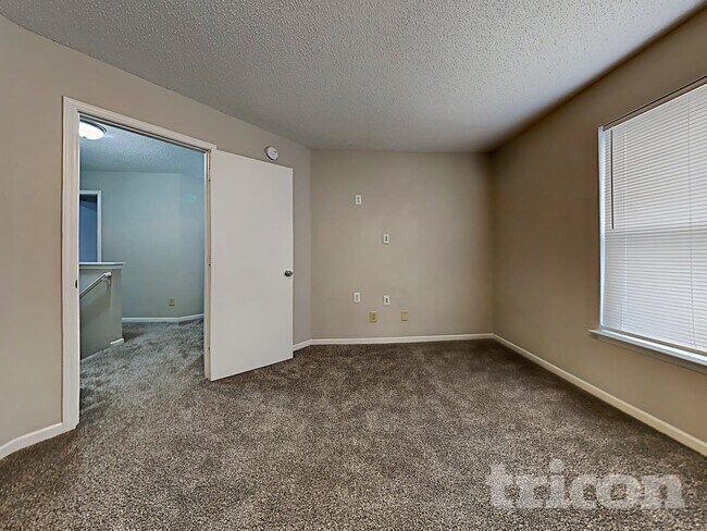 Building Photo - 6725 Earlswood Dr