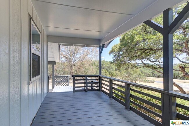 Foto del edificio - 3450 Tanglewood Trail