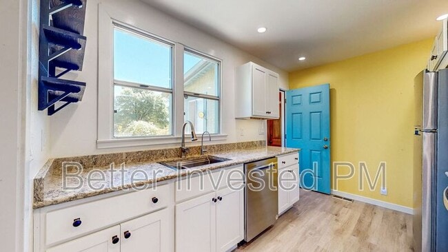 Building Photo - 175 Giorno Ave
