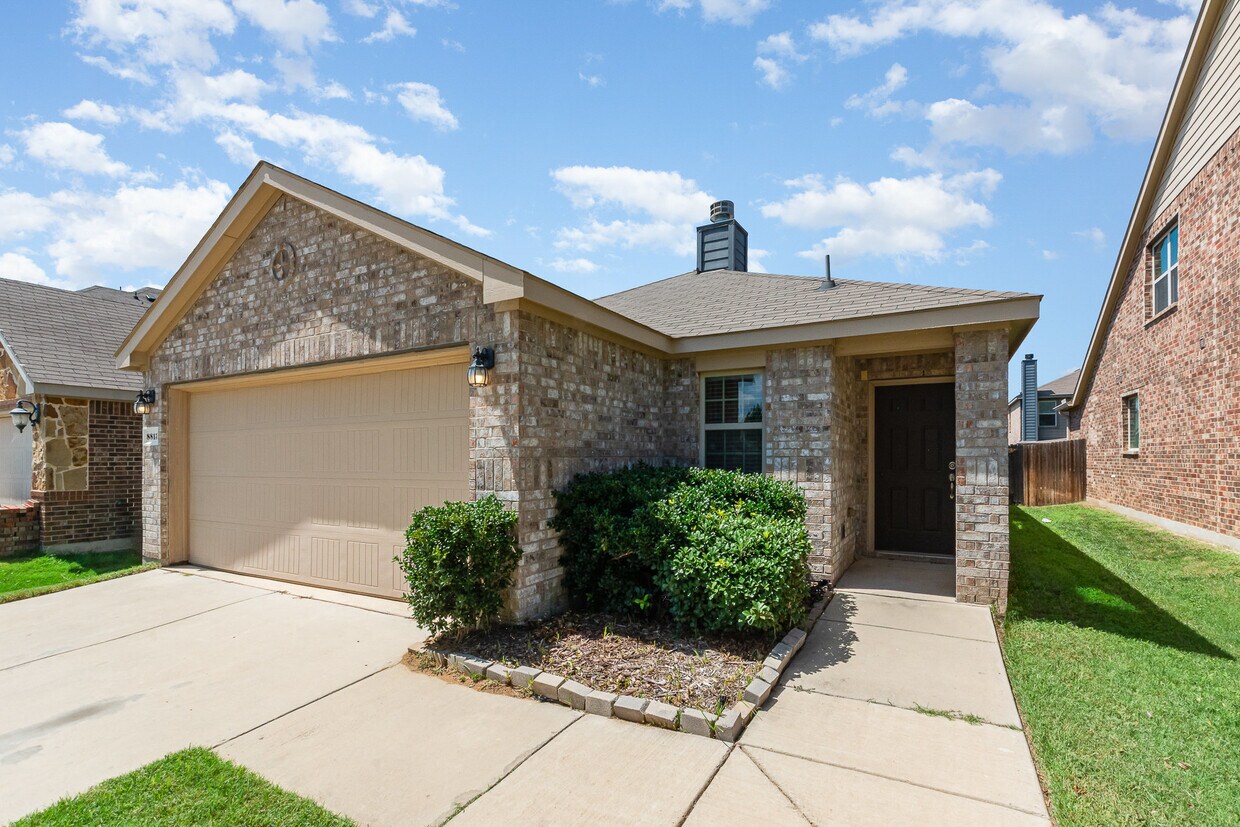 Foto principal - 8813 Deadwood Ln