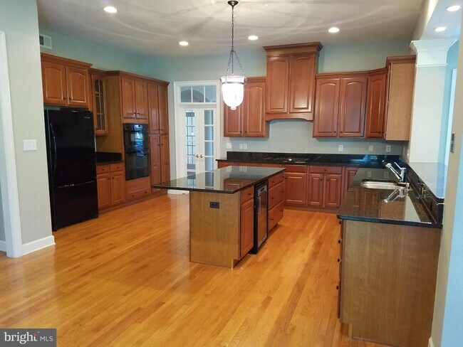 Building Photo - 17510 Ashton Forest Terrace