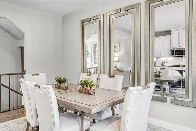 Foto del edificio - Stunning Luxury 4BR 3BA Home w/ Granite Island • Remodeled Kitchen • 2-Car Garage in Charlotte