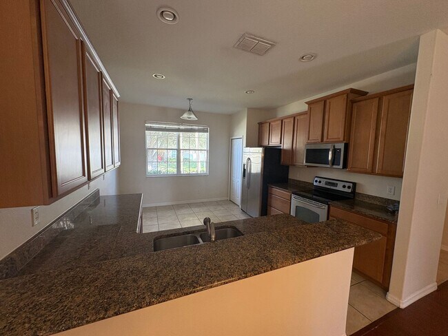 Building Photo - 3 Bed / 2 Bath Home in Mt. Dora – w/ Amenities!