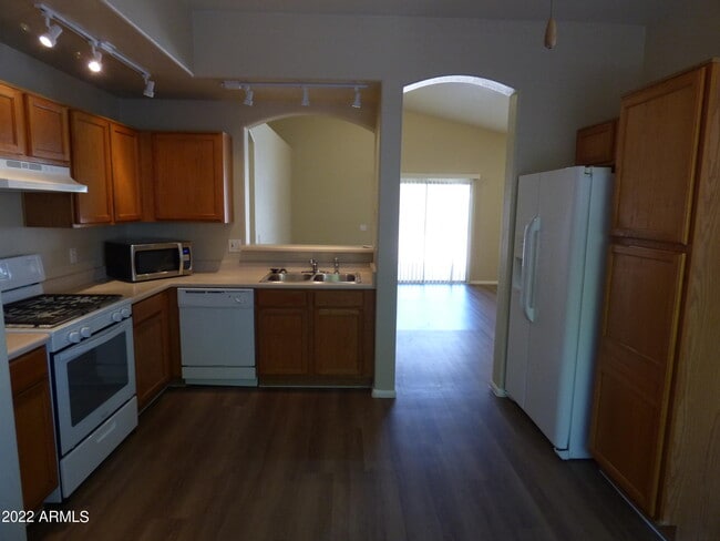 Foto del edificio - 16144 W Grant St