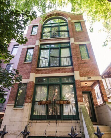 Primary Photo - 2905 N Damen Ave