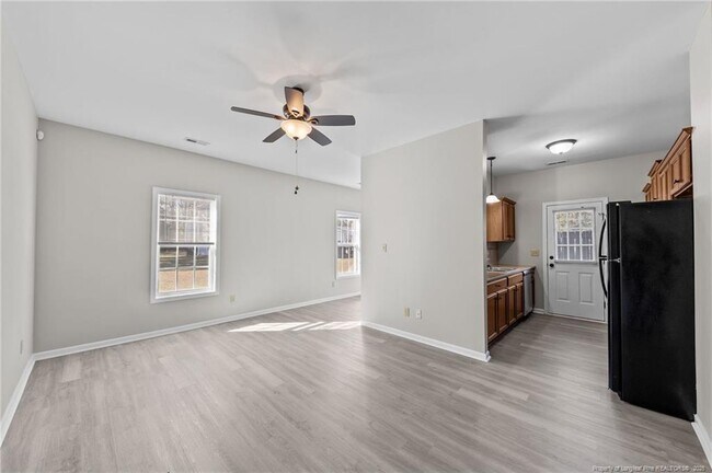 Foto del edificio - 122 Sherman Ct